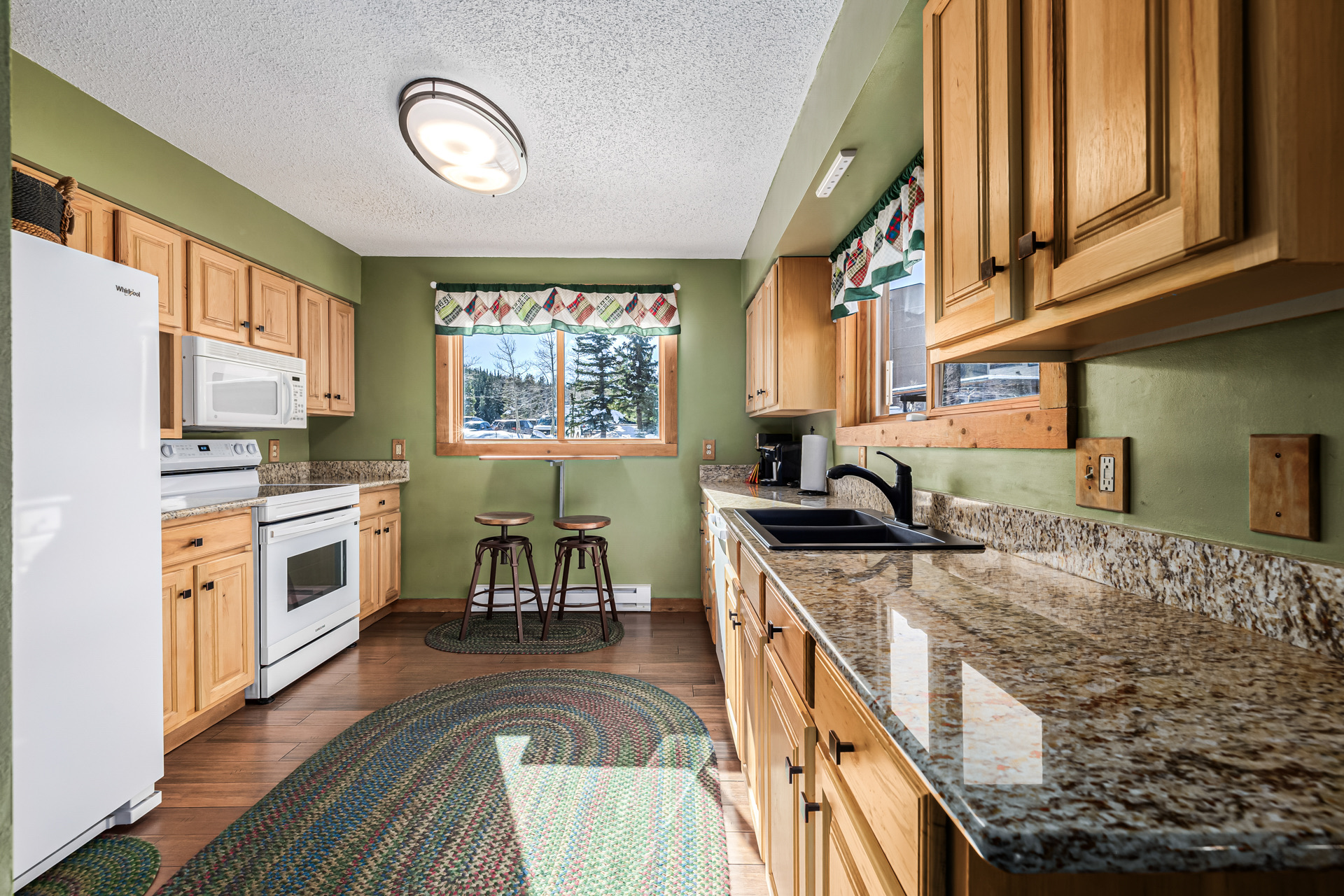 Kitchen cabinets and appliances