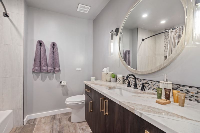 Upstairs bathroom for the upstairs queen bedroom